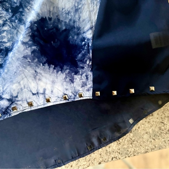 Tie-Dye Blue Sheer Oversized Blouse with Studded Accents - Size S ⭐✨ - Picture 4 of 12